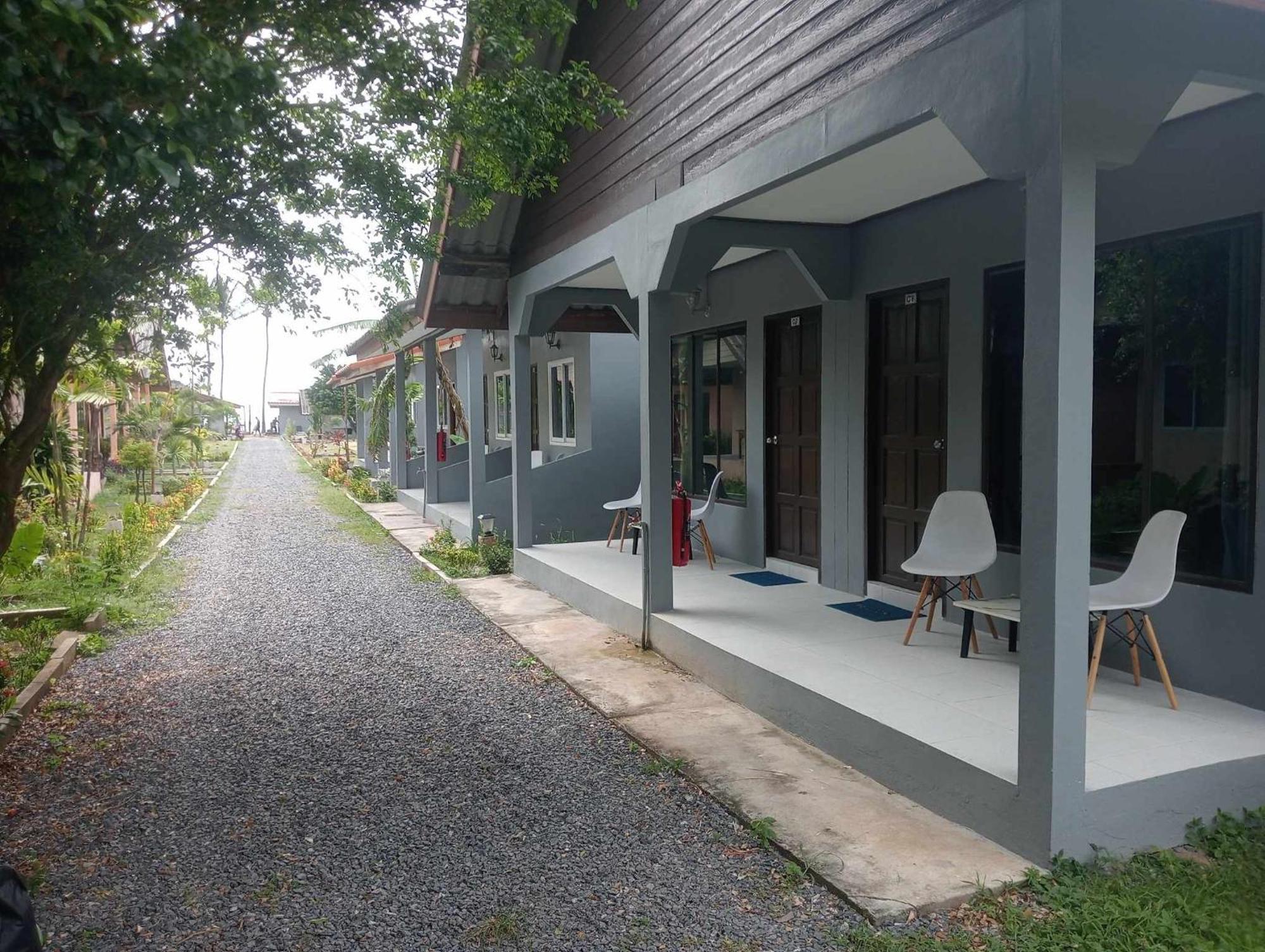 Scandinavian Hotel *